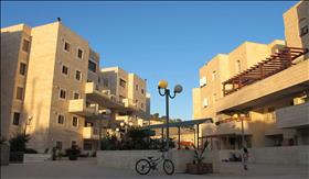 בתים בשכונת מעלה זיתים במזרח ירושלים. צילום: מיכאל יעקובסון, ויקיפדיה