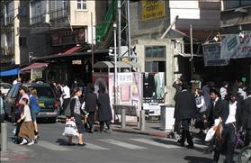 רחוב רבי עקיבא בבני ברק. צילום: deror_avi, wikimedia