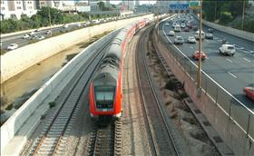 מסילת הרכבת בתל אביב. צילום: Urilei, wikipedia